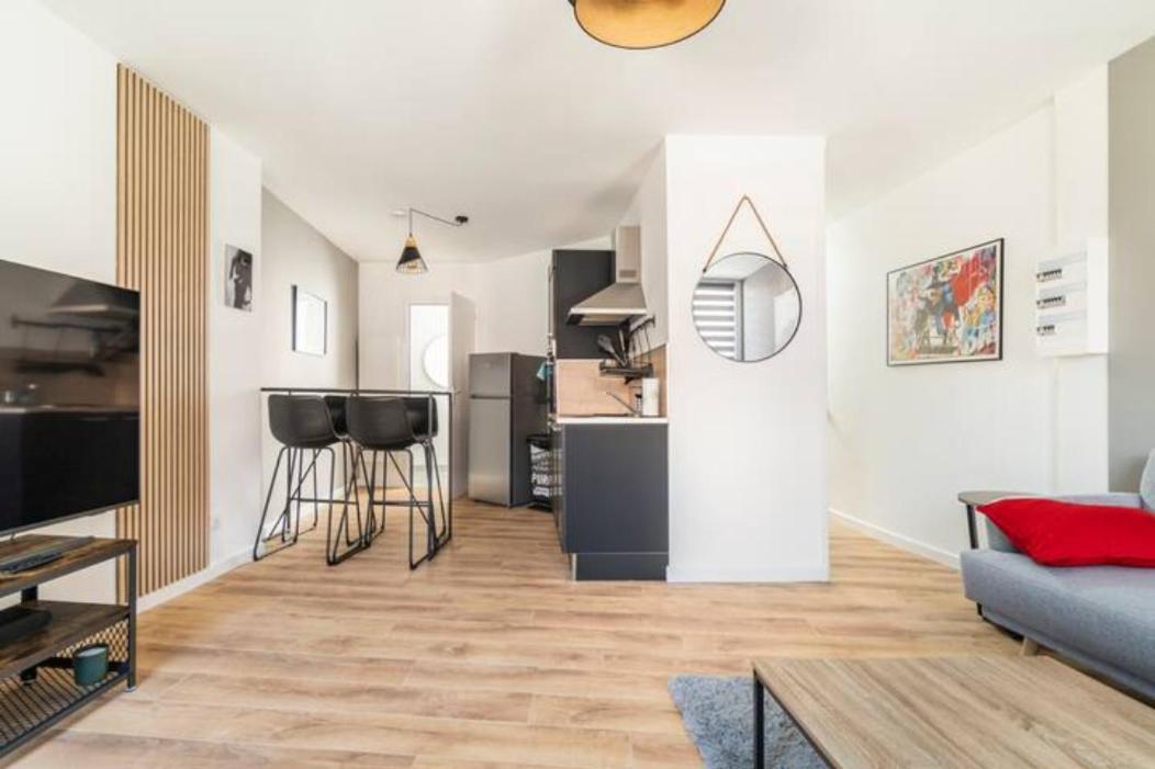 Ferienwohnung Voyage En Duplex En Hyper Centre Valenciennes Exterior foto